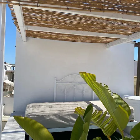 Le Nuage Bed and Breakfast 3*