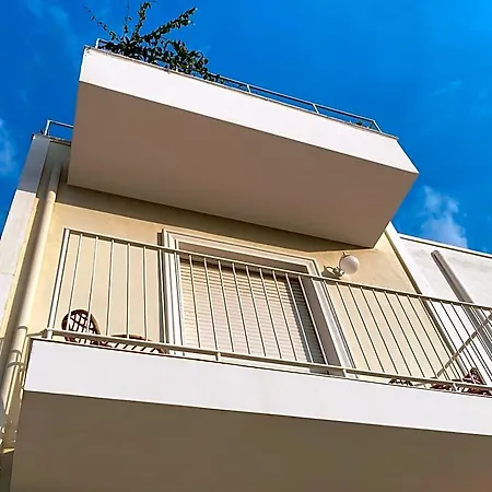 Le Nuage 3* Torre Lapillo